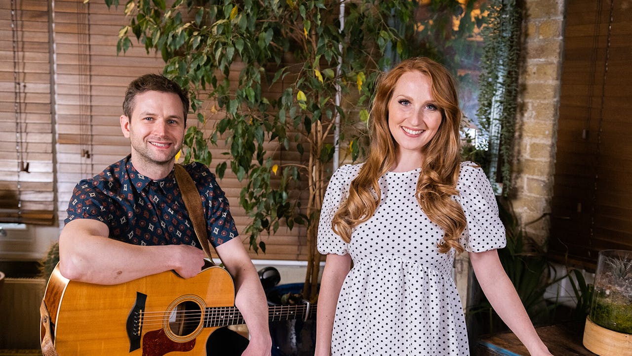 The Top 13 Best Acoustic Duos for UK Weddings (With Prices)