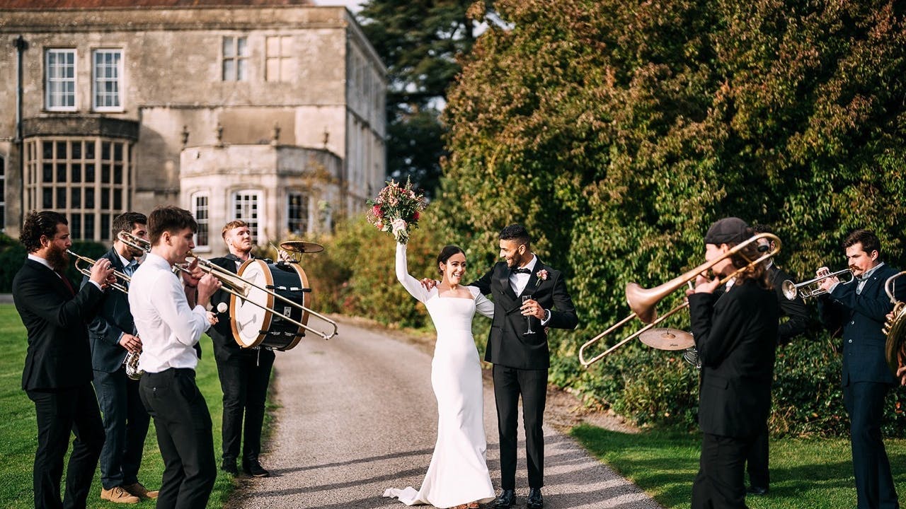 The 10 Best Wedding Bands for Hire in Birmingham (With Prices)