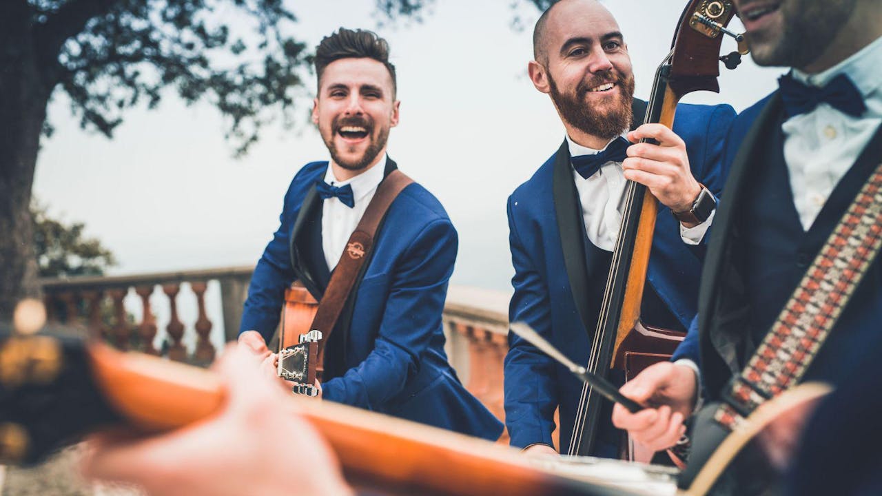 Hiring a Wedding Band in South West France – A Short Guide